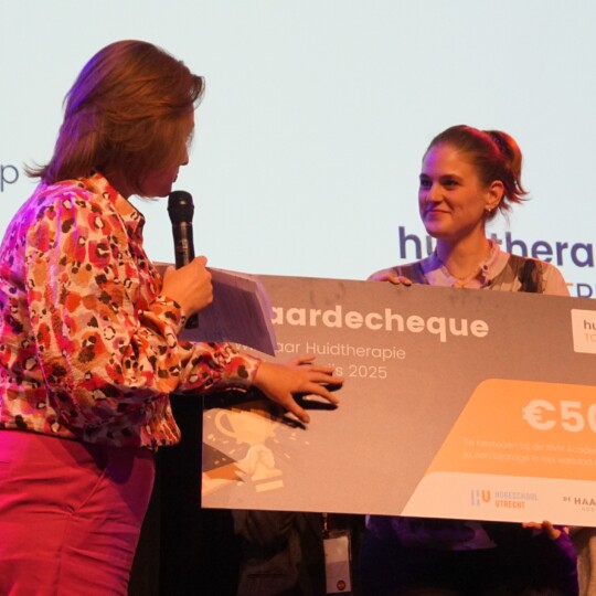 Lauren Gielis wint eerste Huidtherapie Toekomstprijs - Nederlandse Vereniging van Huidtherapeuten